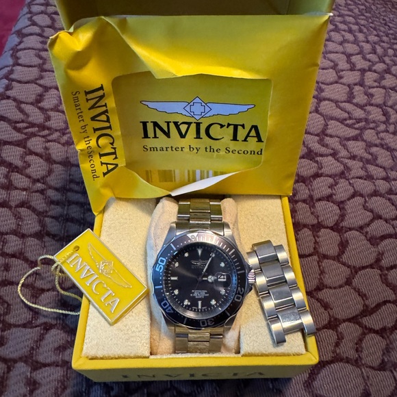 Invicta Stainless Pro Diver - Picture 2 of 3
